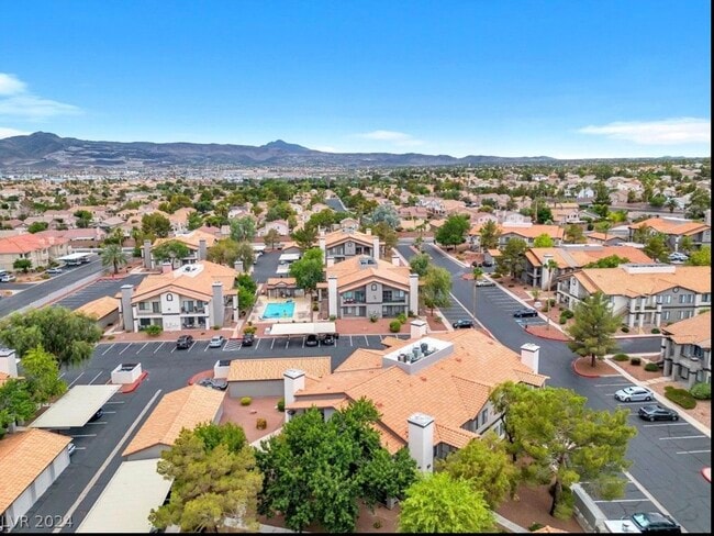 Foto del edificio - 1575 W Warm Springs Rd