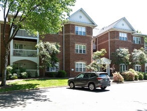 Building Photo - 5609 Fairview Rd