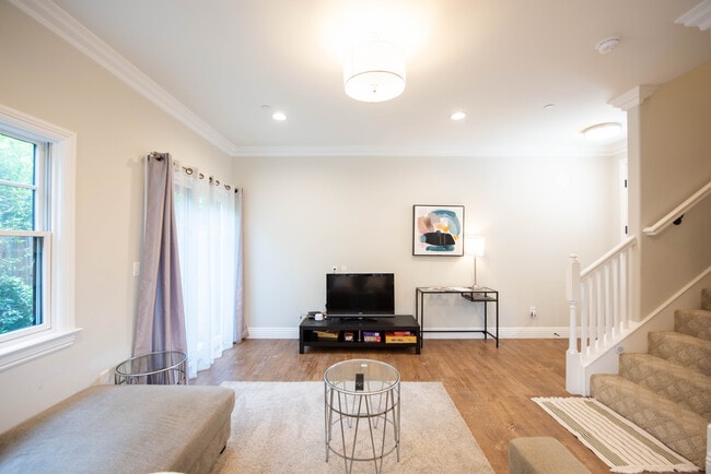Foto del edificio - 97 N Parkwood Ave