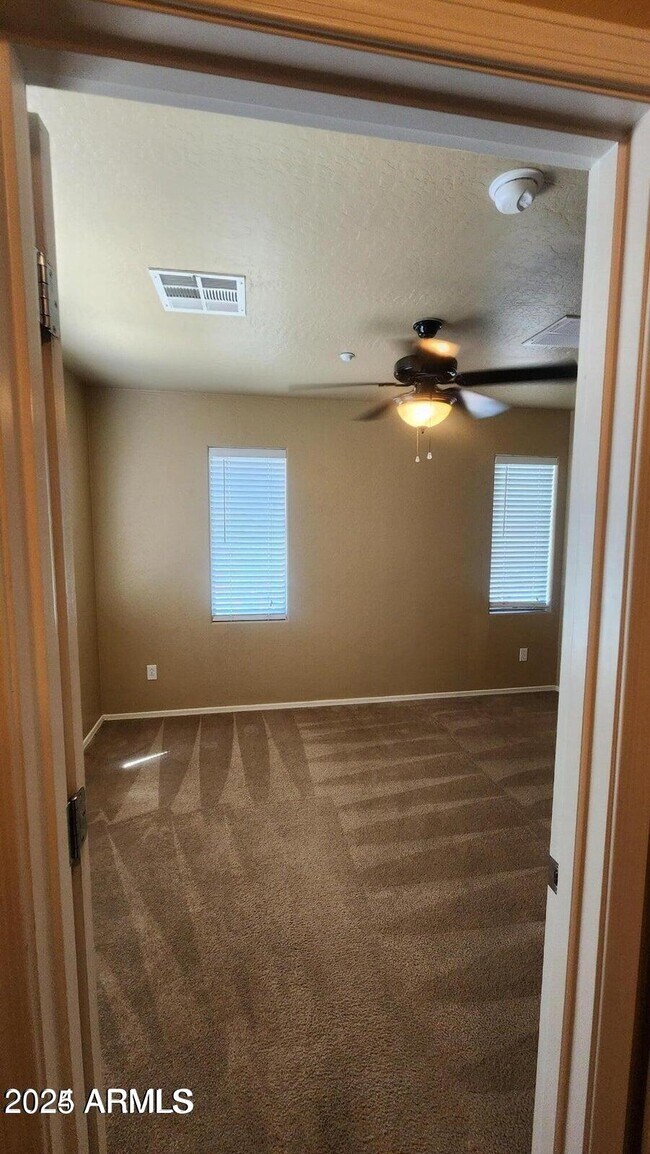 Foto del edificio - 2858 E Megan St