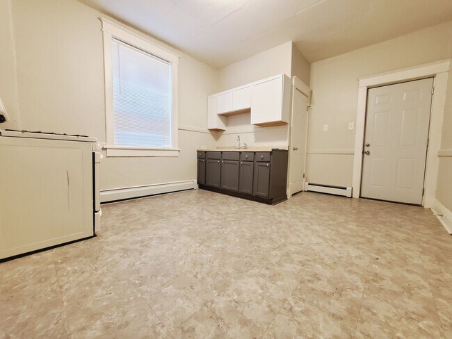 Foto del edificio - 2 Bedroom 1 Bath in East Chicago