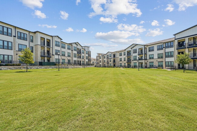 Enclave Falcon Pointe apartments — community photo - Enclave Falcon Pointe