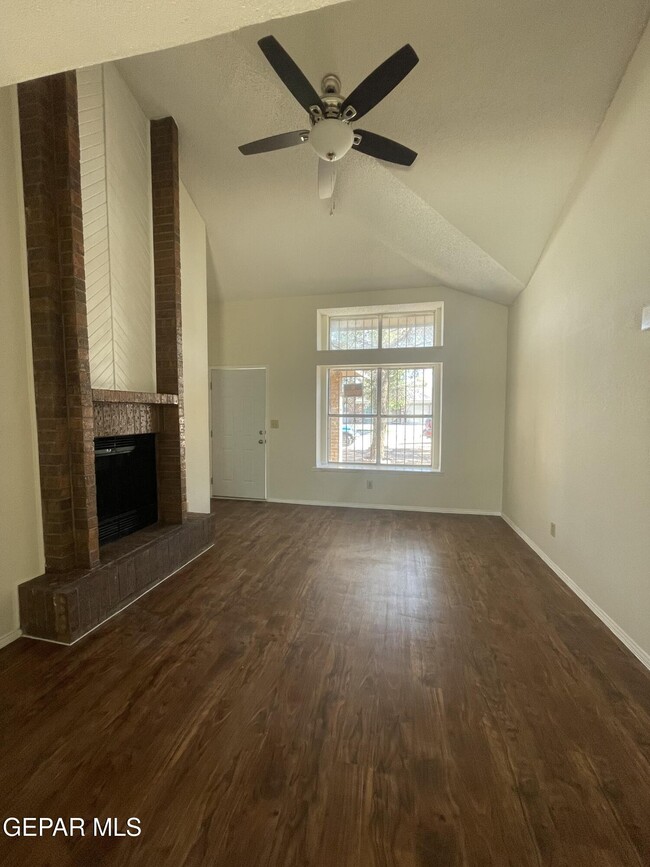 Building Photo - 12040 Sal Rasura Ct