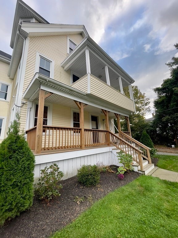 188 Winthrop St Unit 2F, Taunton, MA 02780 Room for Rent in Taunton