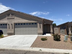 Building Photo - 735 Vista Grande Dr