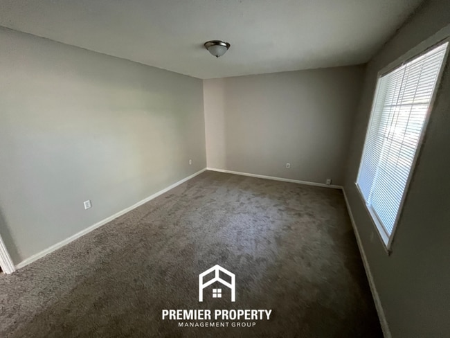 Building Photo - 3821 Oak Lake Ln