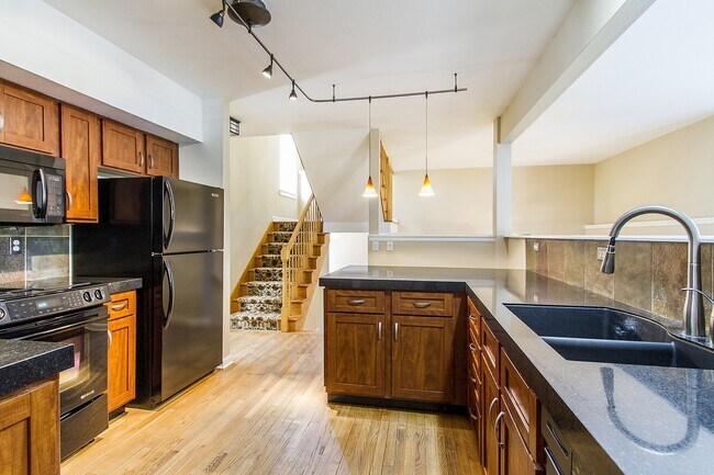 Building Photo - Fantastic Property in Beautiful Wash Park!