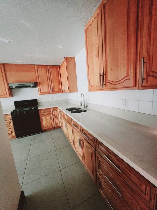 Building Photo - 2162 W Brownwood Ave