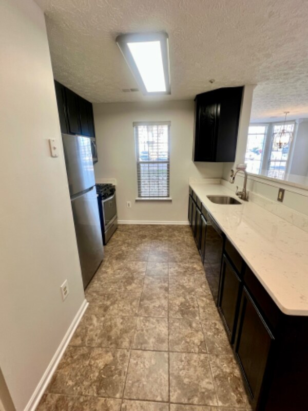 Foto del edificio - 15602 Everglade Ln