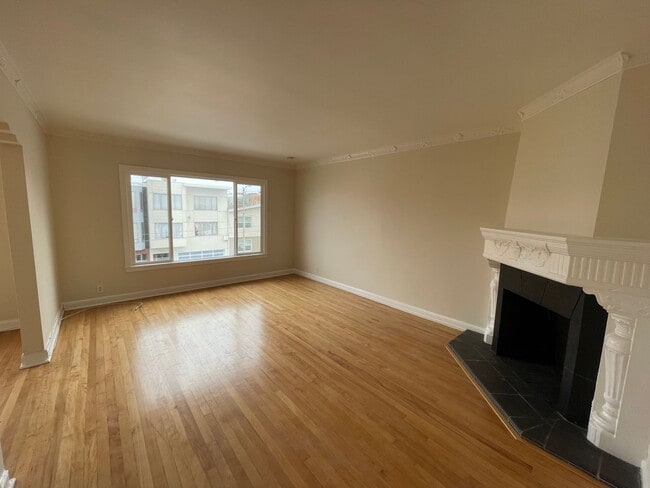 Building Photo - 2839 Taraval St