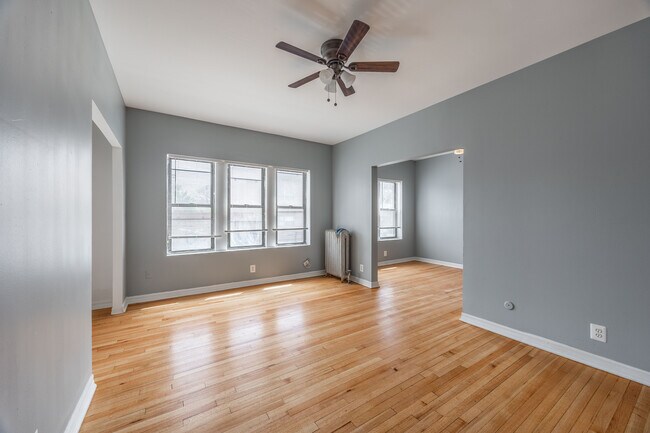 Building Photo - 1319 W Estes Ave