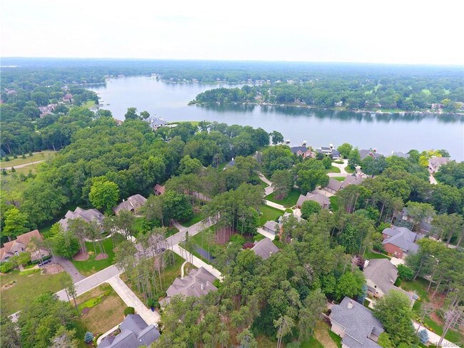Foto del edificio - 8480 Pine Cove Dr