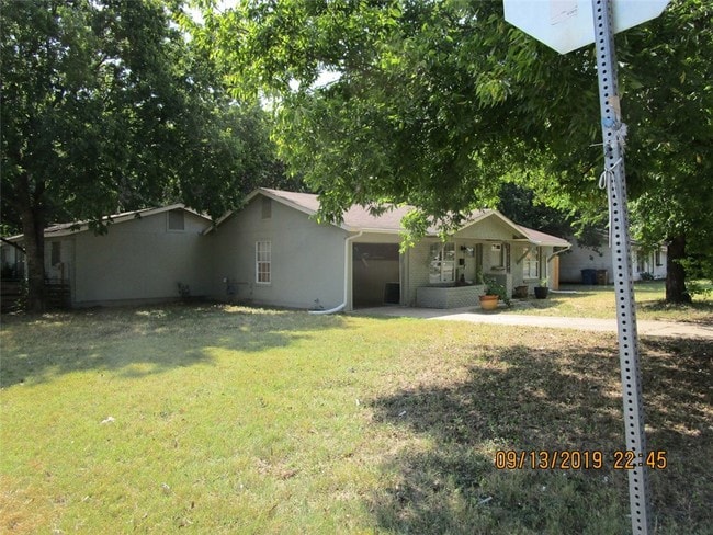 Building Photo - 6511 Hickman Ave