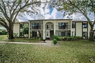 Building Photo - 2568 Pine Ridge Way S