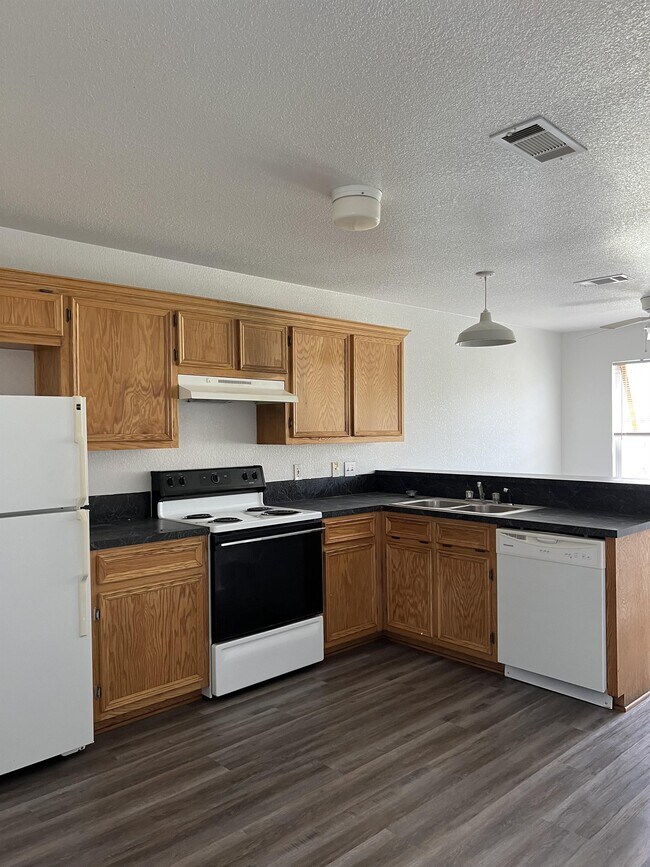 Foto del edificio - 3402 Zephyr Rd