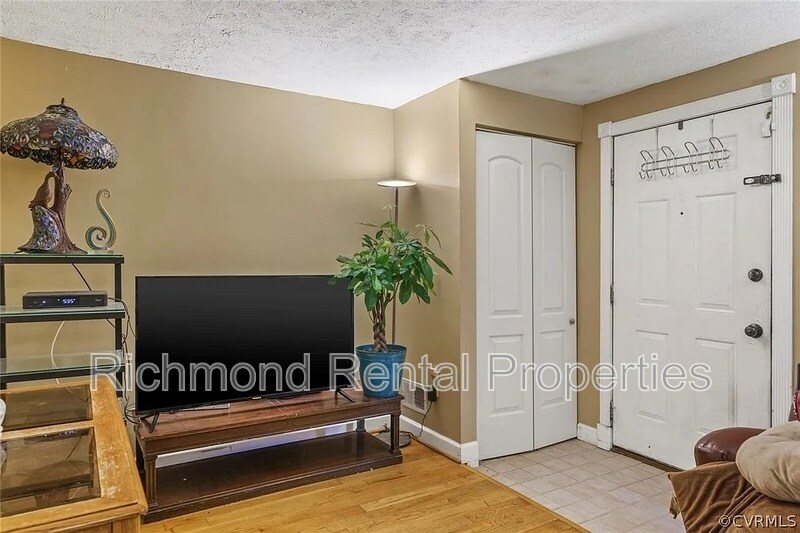 Foto del edificio - 4968 Finnegan Ct