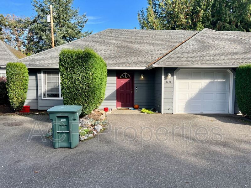 Foto principal - 1325 E Maplewood Ave
