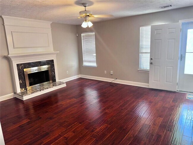 Foto del edificio - 1035 Arborhill Ln