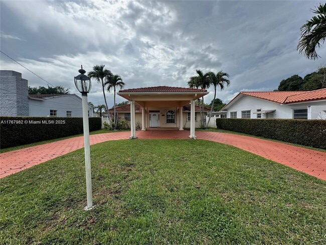 Building Photo - 2216 SW 60th Ave