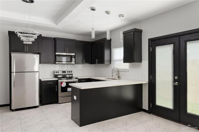 Building Photo - 12 S Xanthia St