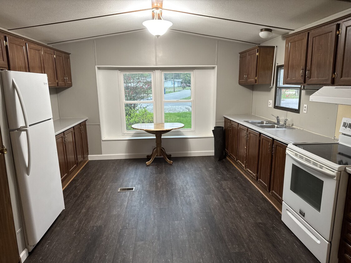 Foto principal - 3414 Cook St