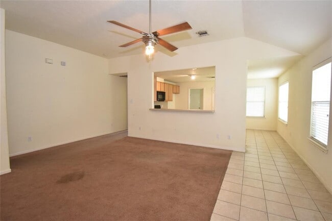 Building Photo - 826 Dracena Ct