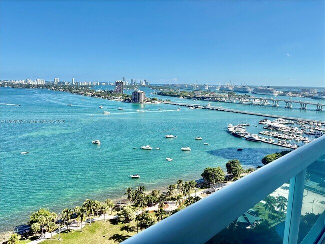 Building Photo - 1800 N Bayshore Dr