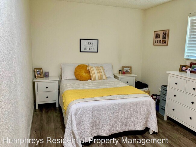 Foto del edificio - 3853 Riviera Dr