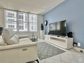 Building Photo - 4747 Collins Ave