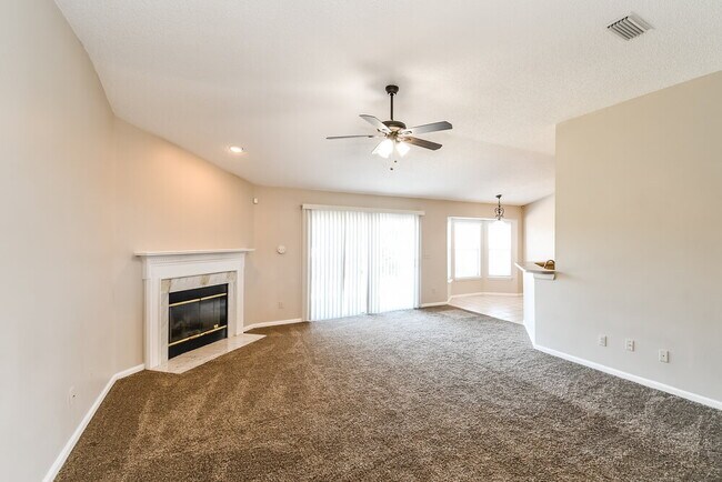 Foto del edificio - 413 Cottage Cove Ct