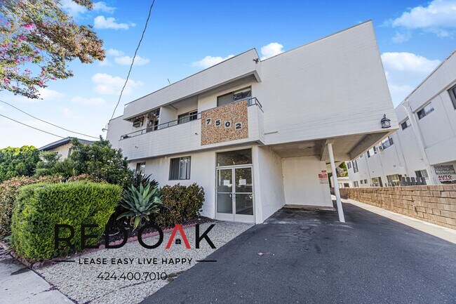 Foto del edificio - 7502 Canby Ave