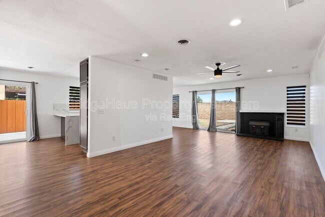 Building Photo - 11004 Collinwood Dr