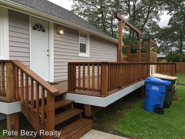 Building Photo - 817 S Pearl St