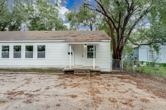 Building Photo - 4309 E Lincoln St