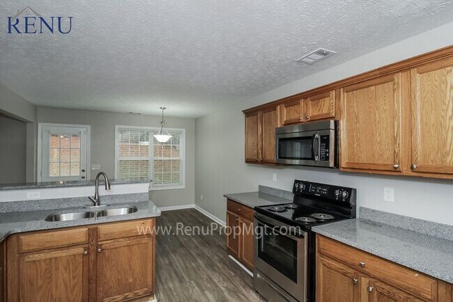 Foto del edificio - Now available 6 bedrooms 3.5 baths