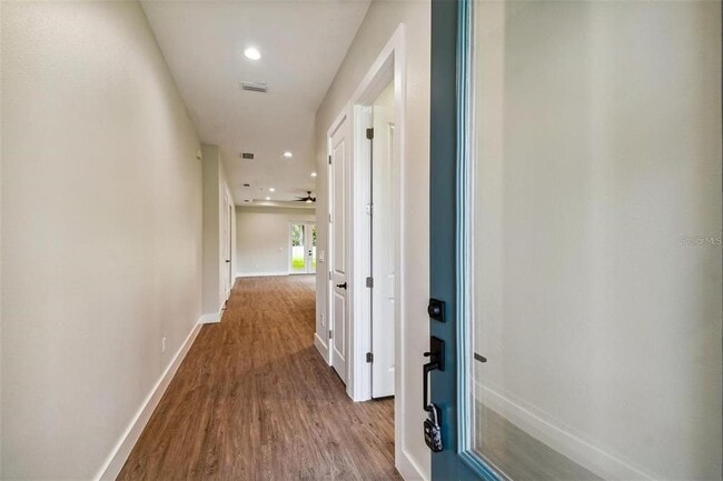 Building Photo - 2061 19th Ave SW