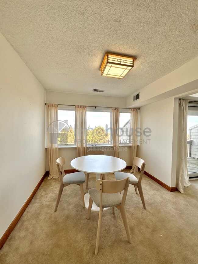 Foto del edificio - 3908 Whispering Oaks Pl