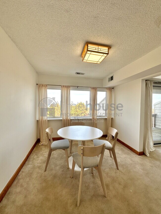 Foto del edificio - 3908 Whispering Oaks Pl