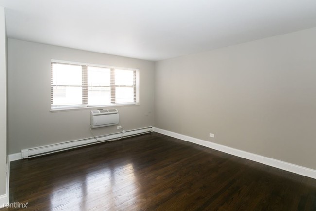 Building Photo - 452 W Aldine Ave