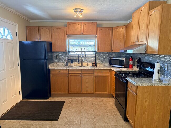 Cocina - 4126 35th Ave N