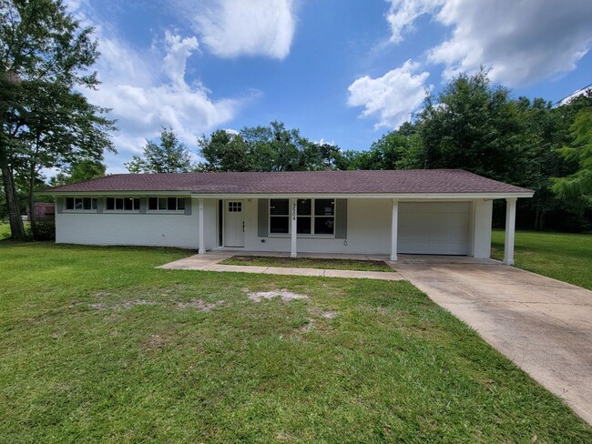 Building Photo - 3-Bedroom, 2-Bath in Gulf Park Estates – P...