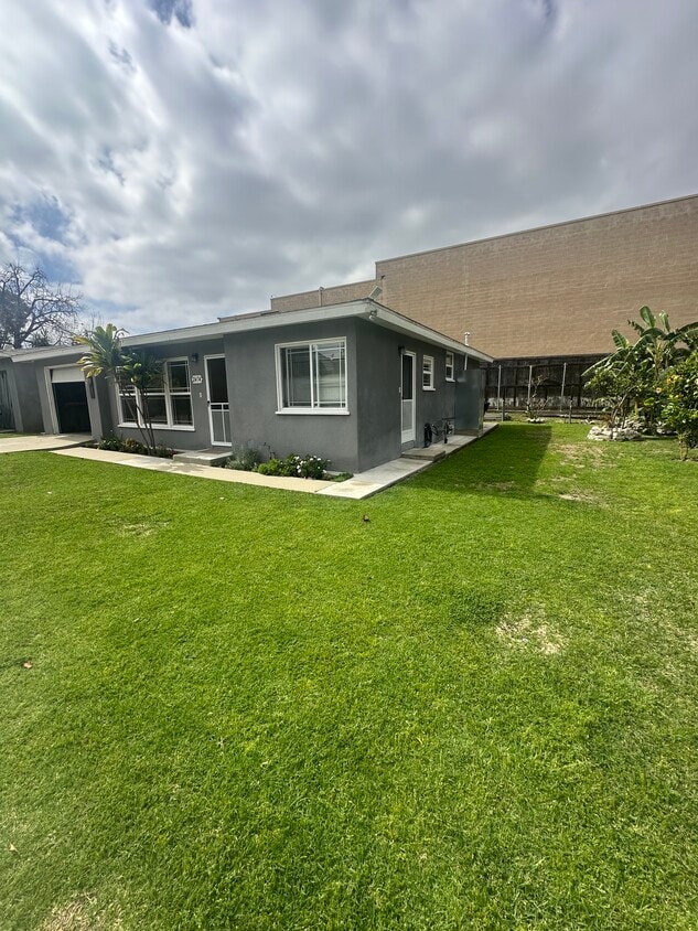 Patio lateral - 2474 255th St