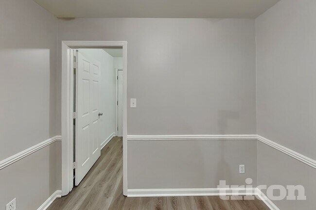 Foto del edificio - 9223 Shackleford Terrace