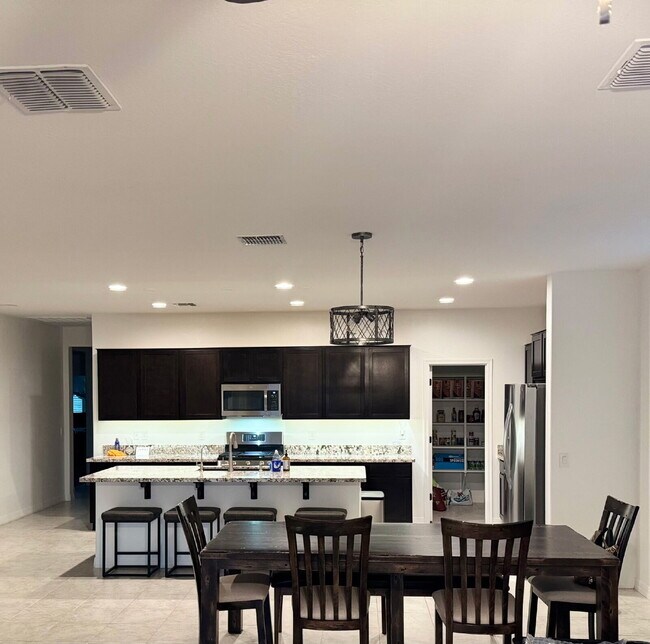 Building Photo - Resort Style Living in Estrella Mountain R...