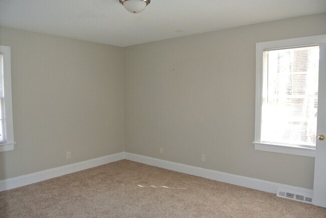 Foto del edificio - 1165 First Street Extension