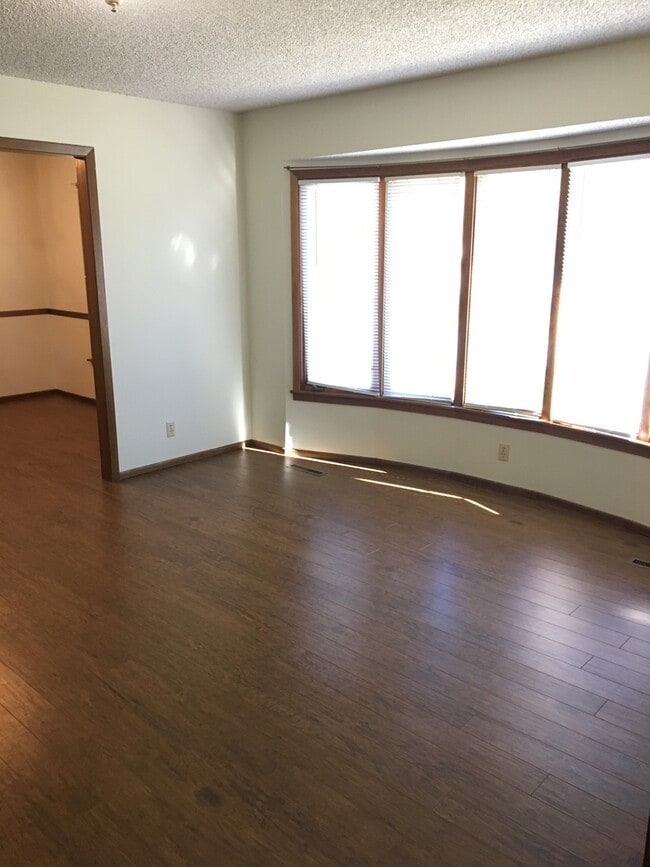 Building Photo - ***Showings will begin on February 2nd***