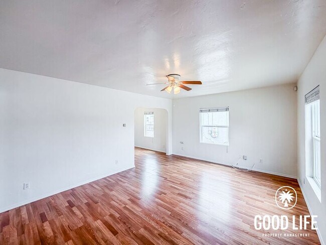 Foto del edificio - 7231 Cornell Ave