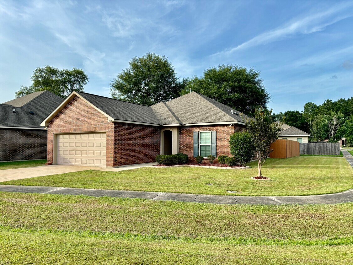 Primary Photo - 408 Oak Branch Dr