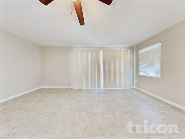 Foto del edificio - 30094 W Clarendon Ave