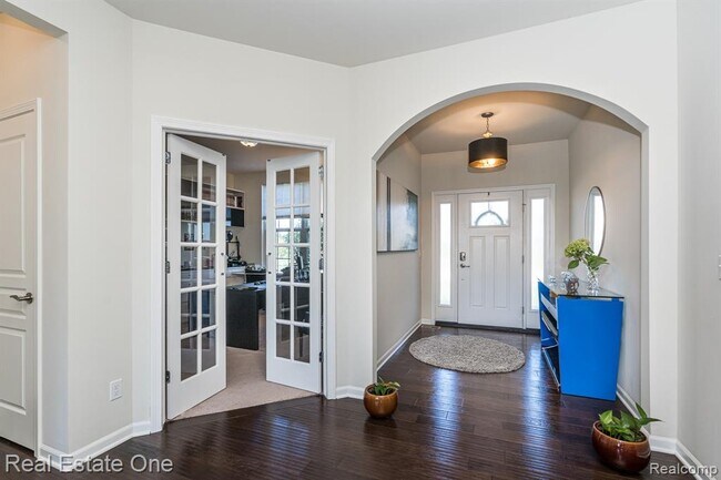 Foto del edificio - 124 Oakland Crest Dr